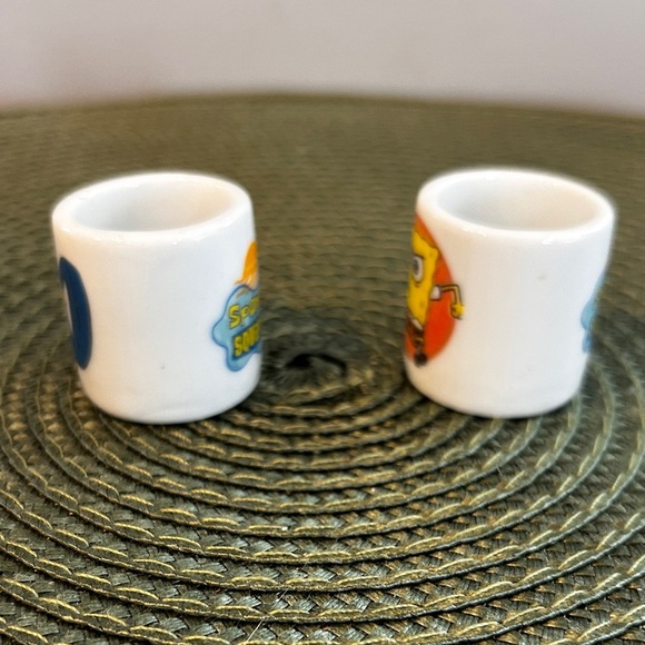 Set of 2 Vintage SpongeBob SquarePants Mini Mugs 2002 Viacom Miniatures Ceramic. - Picture 2 of 6